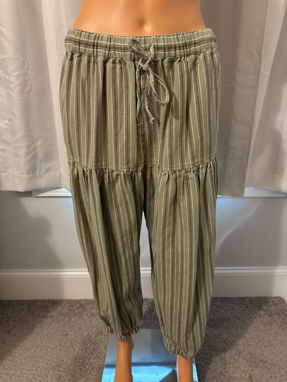Cool Free People size S green brown striped relaxed fit drawstring joggers - Picture 1 of 5